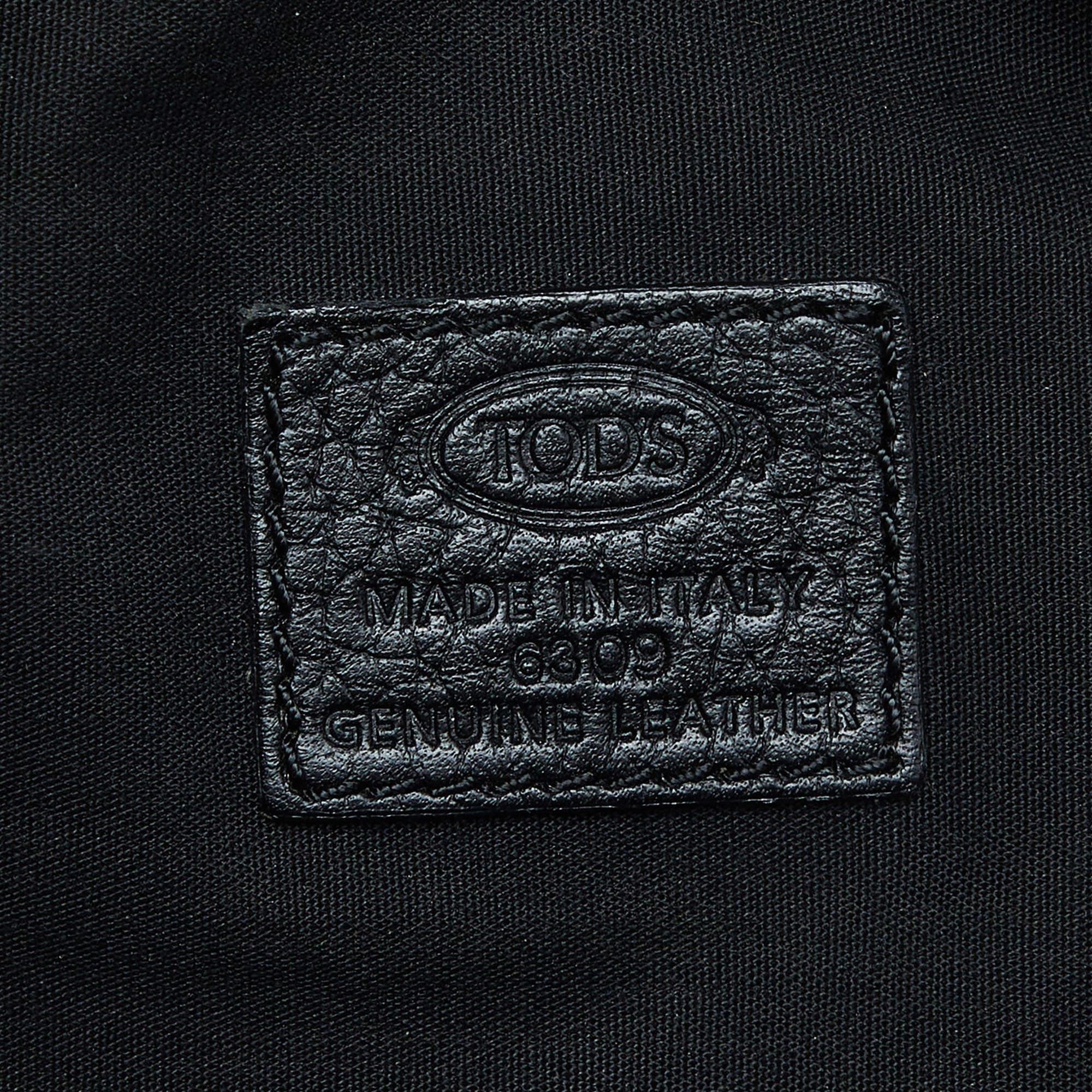 Tod's Black Leather Shoulder Bag For Sale 5