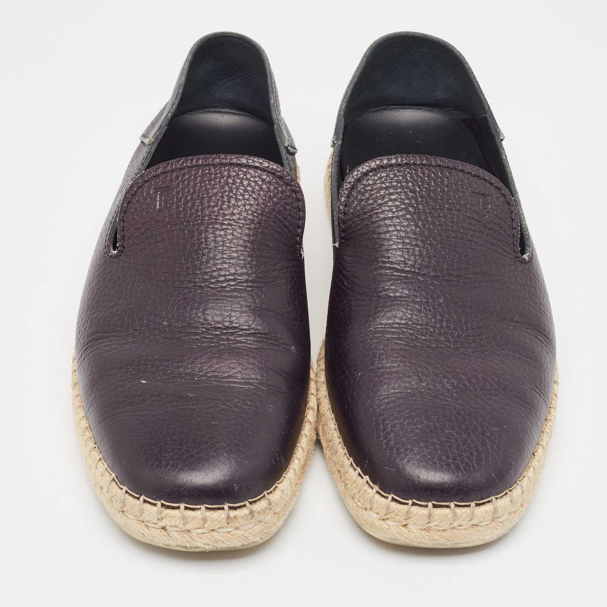 Tod's Black Leather Slip On Espadrilles Flats Size 39.5 In Good Condition For Sale In Dubai, Al Qouz 2