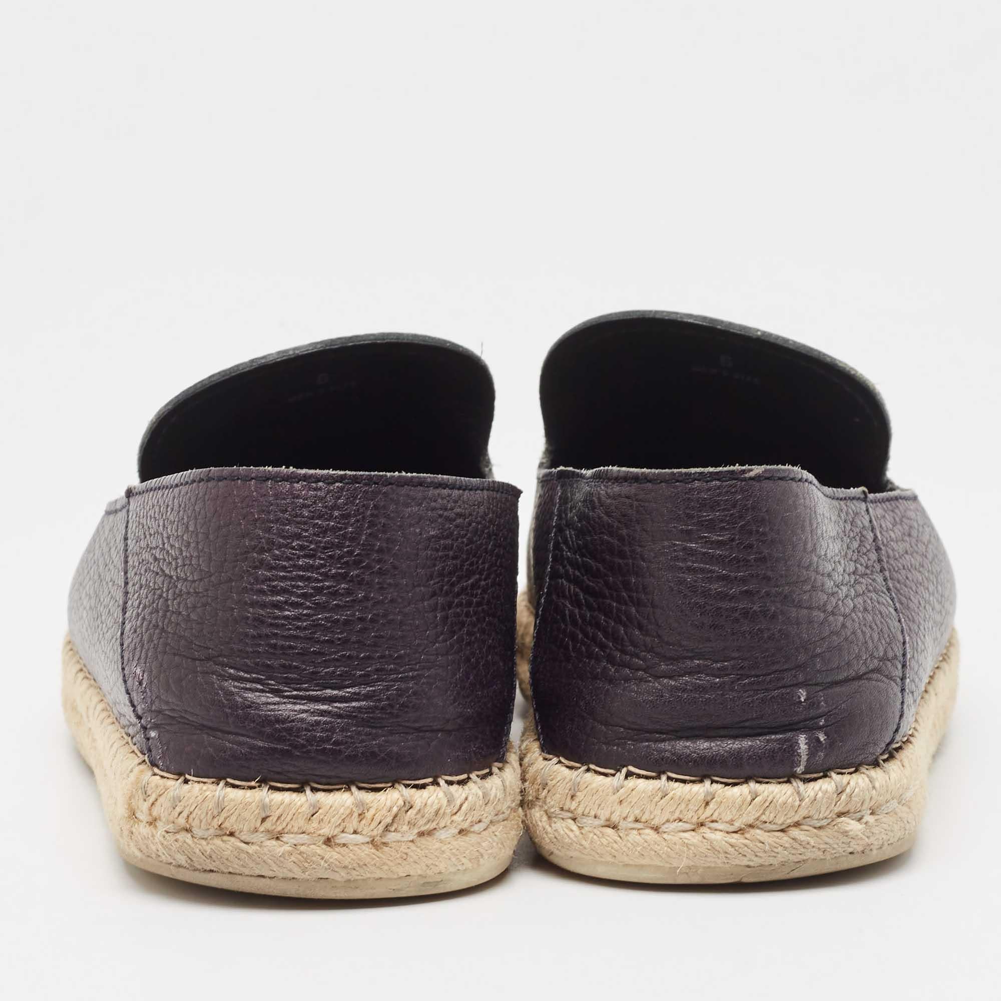 Tod's Black Leather Slip On Espadrilles Flats Size 39.5 For Sale 1