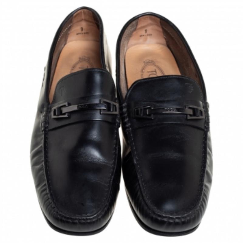 Tod's Black Leather Slip on Loafer Size 43 For Sale 1