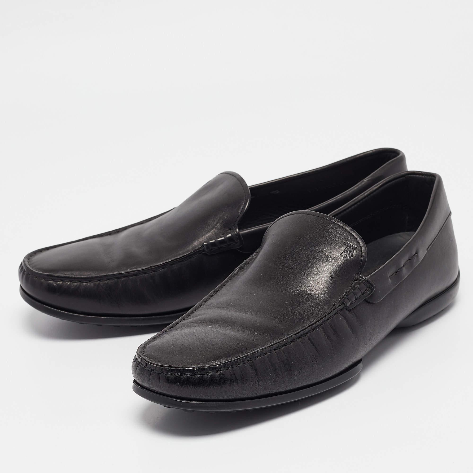 To perfectly complement your attires we bring you this pair of loafers that speak nothing but style. The shoes have been crafted with skill and are designed to be easy to slip on. They are just the right choice to complement your fashionable side.