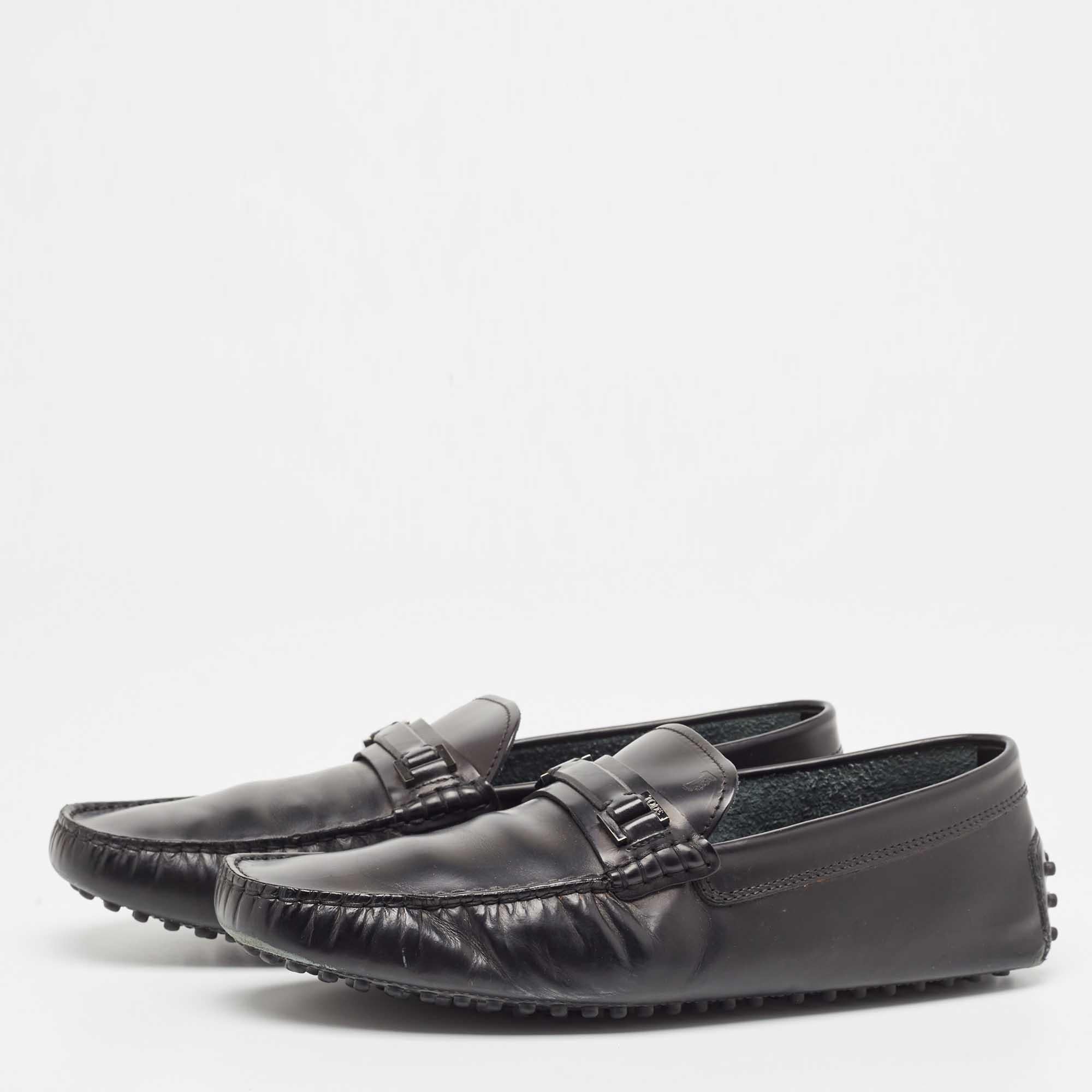 Practical, fashionable, and durableâ€”these designer loafers are carefully built to be fine companions to your everyday style. They come made using the best materials to be a prized buy.