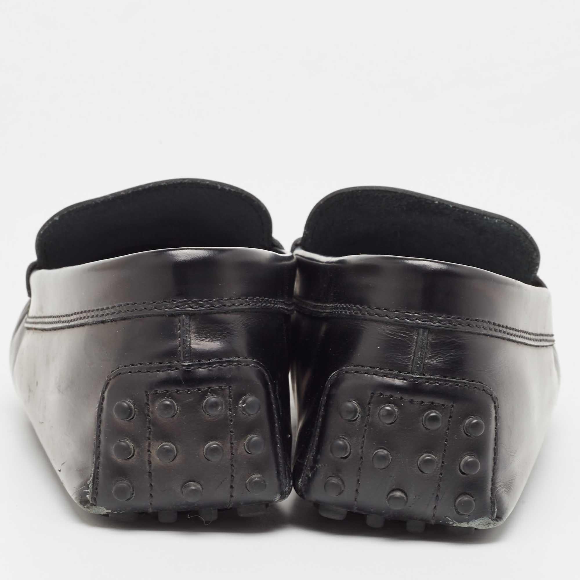 Tod's Black Leather Slip On Loafers Size 44 For Sale 1