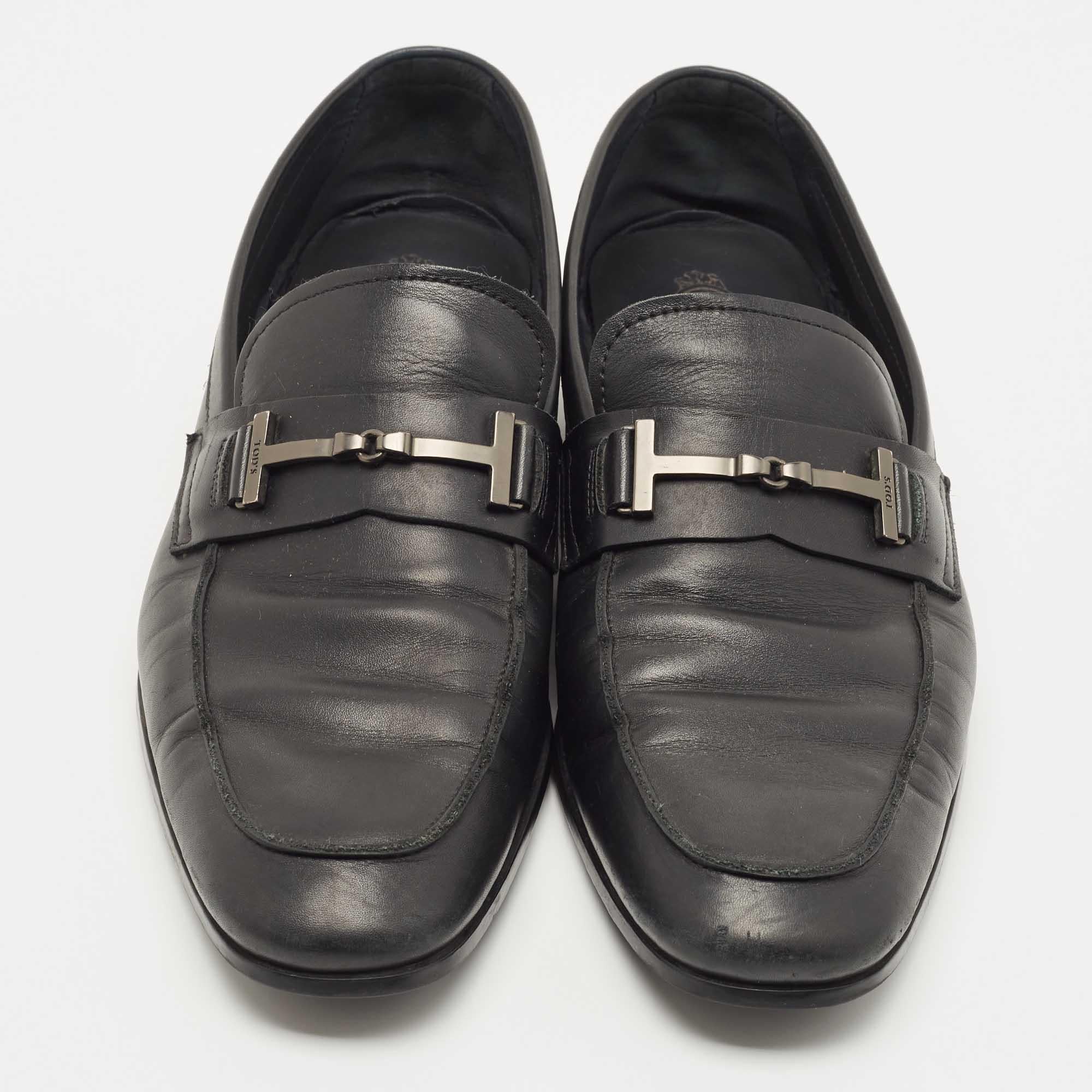 Tod's Black Leather Slip On Loafers Size 44.5 In Good Condition For Sale In Dubai, Al Qouz 2