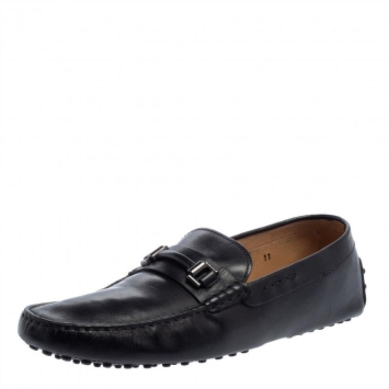 Tod's Black Leather Slip On Loafers Size 44.5 In Good Condition For Sale In Dubai, Al Qouz 2