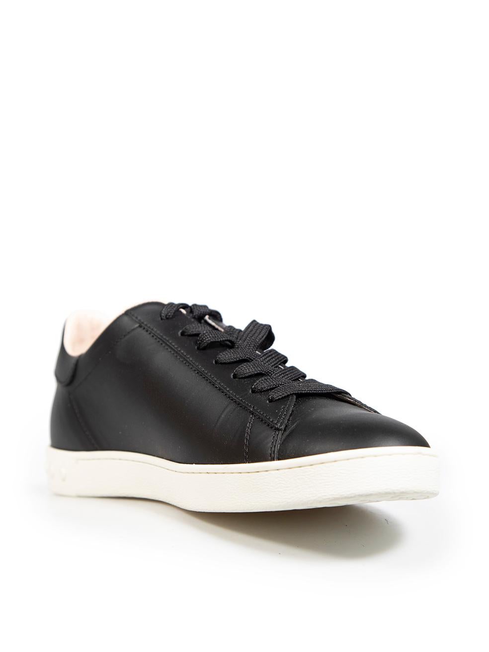 CONDITION is Never worn. No visible wear to trainers is evident on this new Tod's designer resale item. These trainers include the original box.
 
 Details
 
 
 Model: Casseta
 
 Black
 
 Leather
 
 Trainers
 
 Round toe
 
 Low tops
 
 Studded