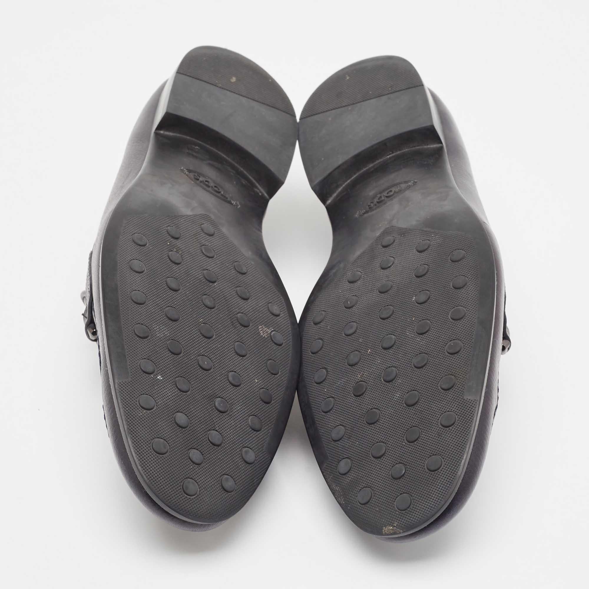 Mocassini Tod's in pelle nera blu navy con doppia fibbia a T Taglia 42 1