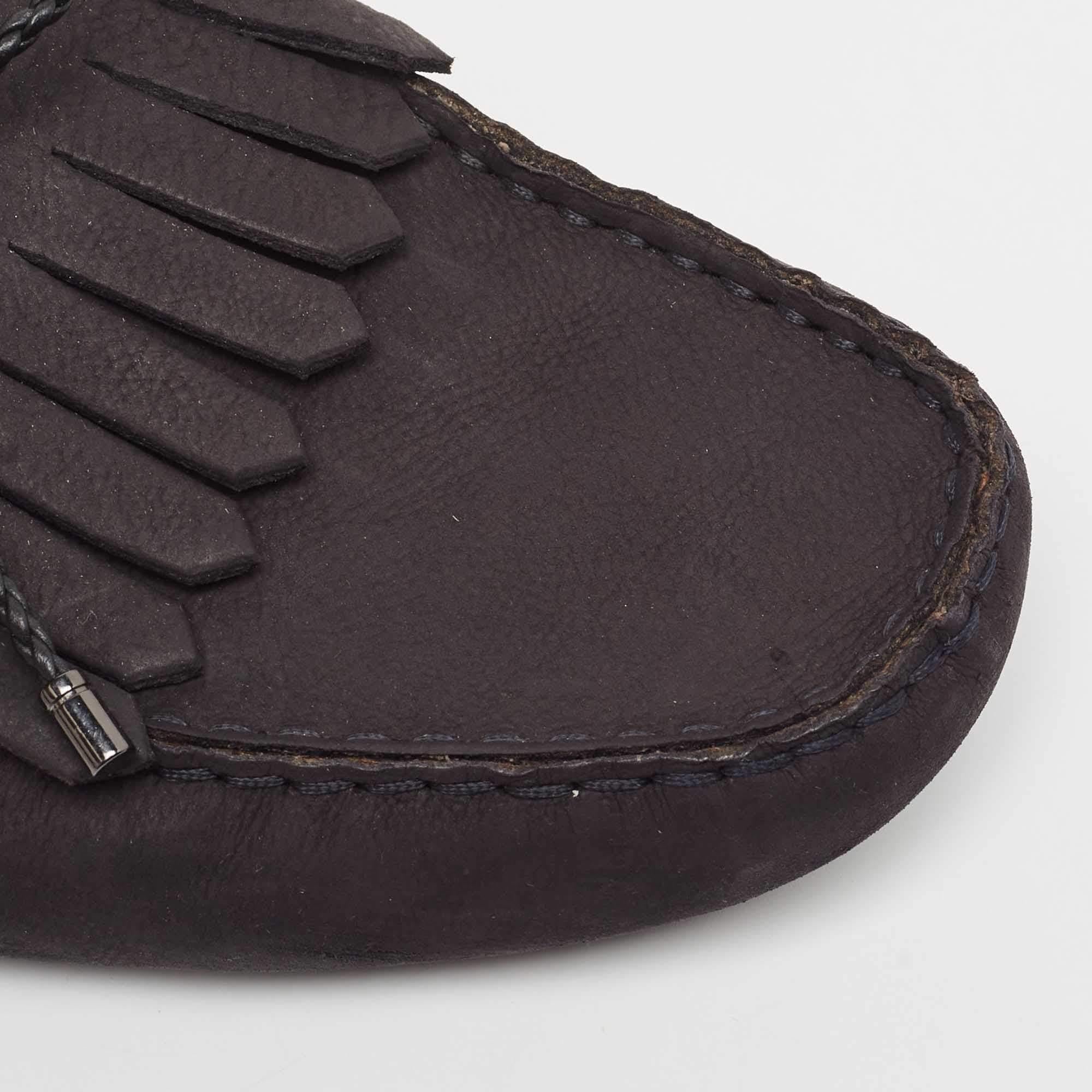 Tod's Gommino Slip On loafers en cuir nubuck noir Taille 43 en vente 2