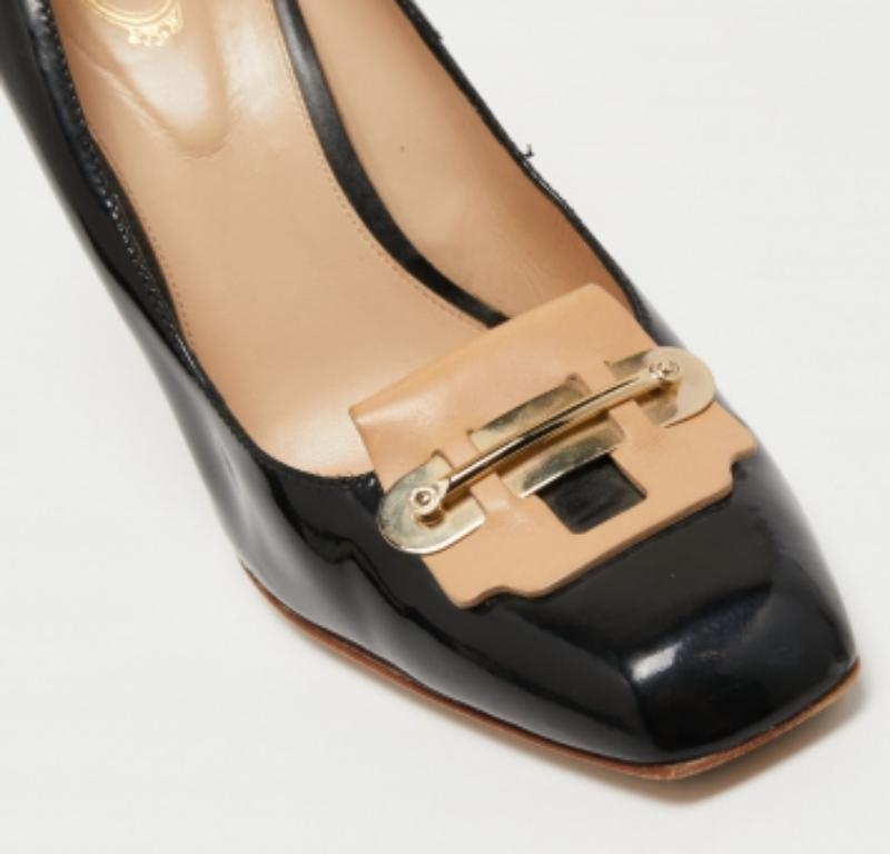 Nero Décolleté con tacco quadrato in vernice e pelle nera di Tod's taglia 40 in vendita
