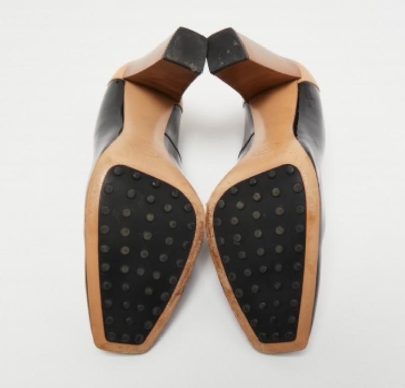 Décolleté con tacco quadrato in vernice e pelle nera di Tod's taglia 40 In condizioni buone in vendita a Dubai, Al Qouz 2