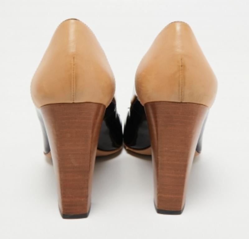 Décolleté con tacco quadrato in vernice e pelle nera di Tod's taglia 40 in vendita 1