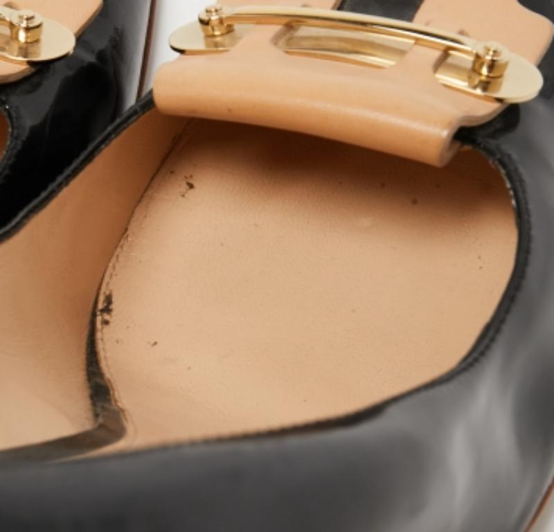 Décolleté con tacco quadrato in vernice e pelle nera di Tod's taglia 40 in vendita 2