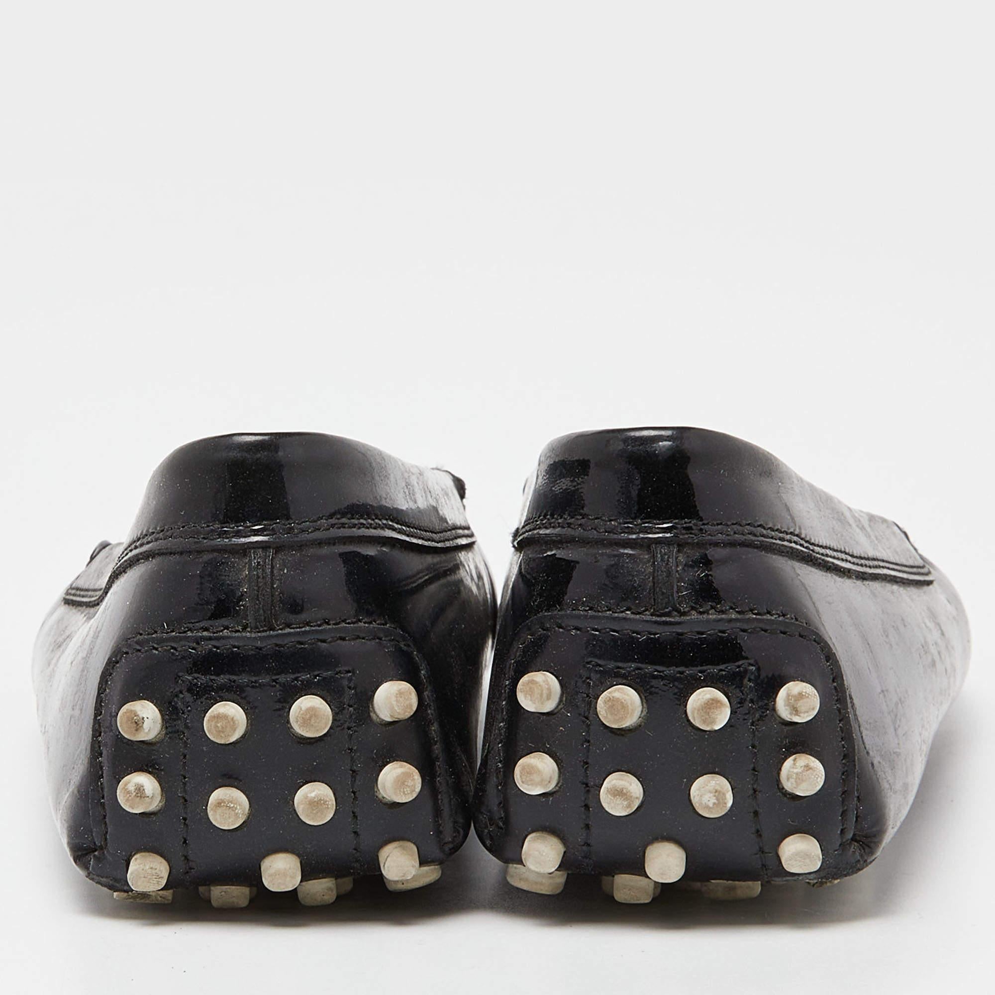 Tod's Black Patent Leather And Calf Hair Gommino Penny Loafers Size 36 For Sale 1