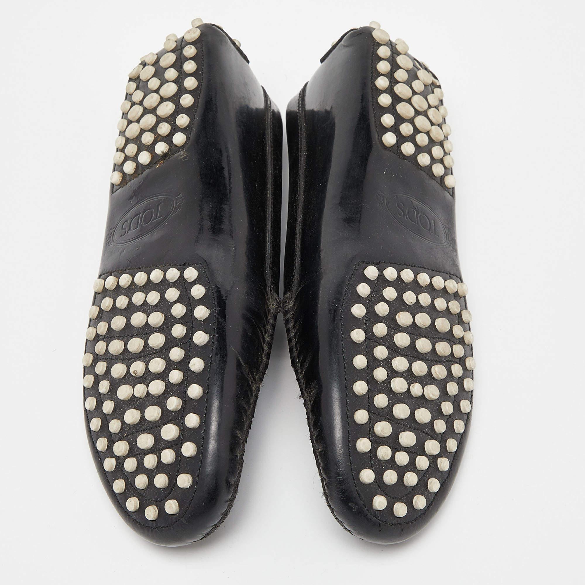 Tod's Black Patent Leather And Calf Hair Gommino Penny Loafers Size 36 For Sale 2