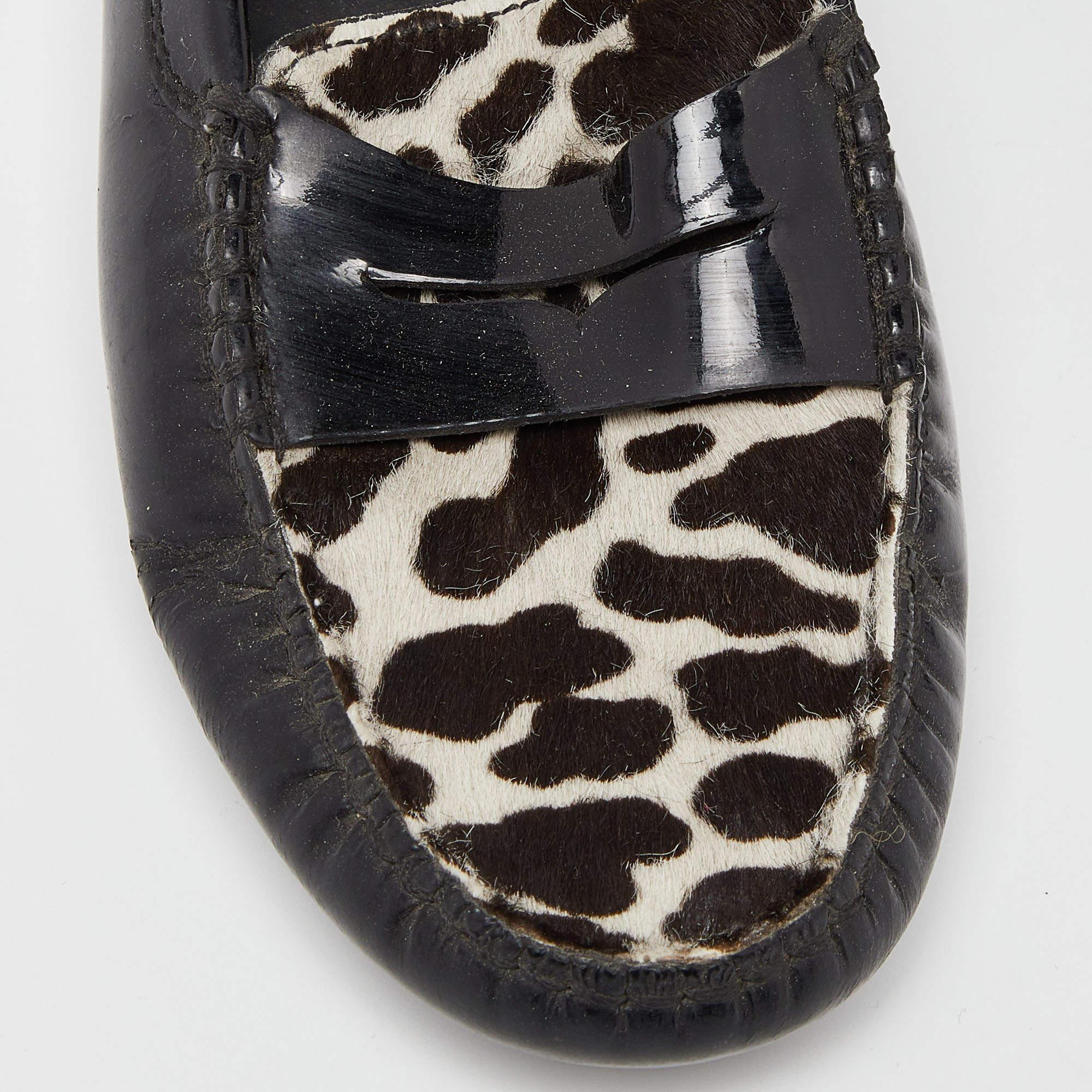 Tod's Black Patent Leather And Calf Hair Gommino Penny Loafers Size 36 For Sale 3