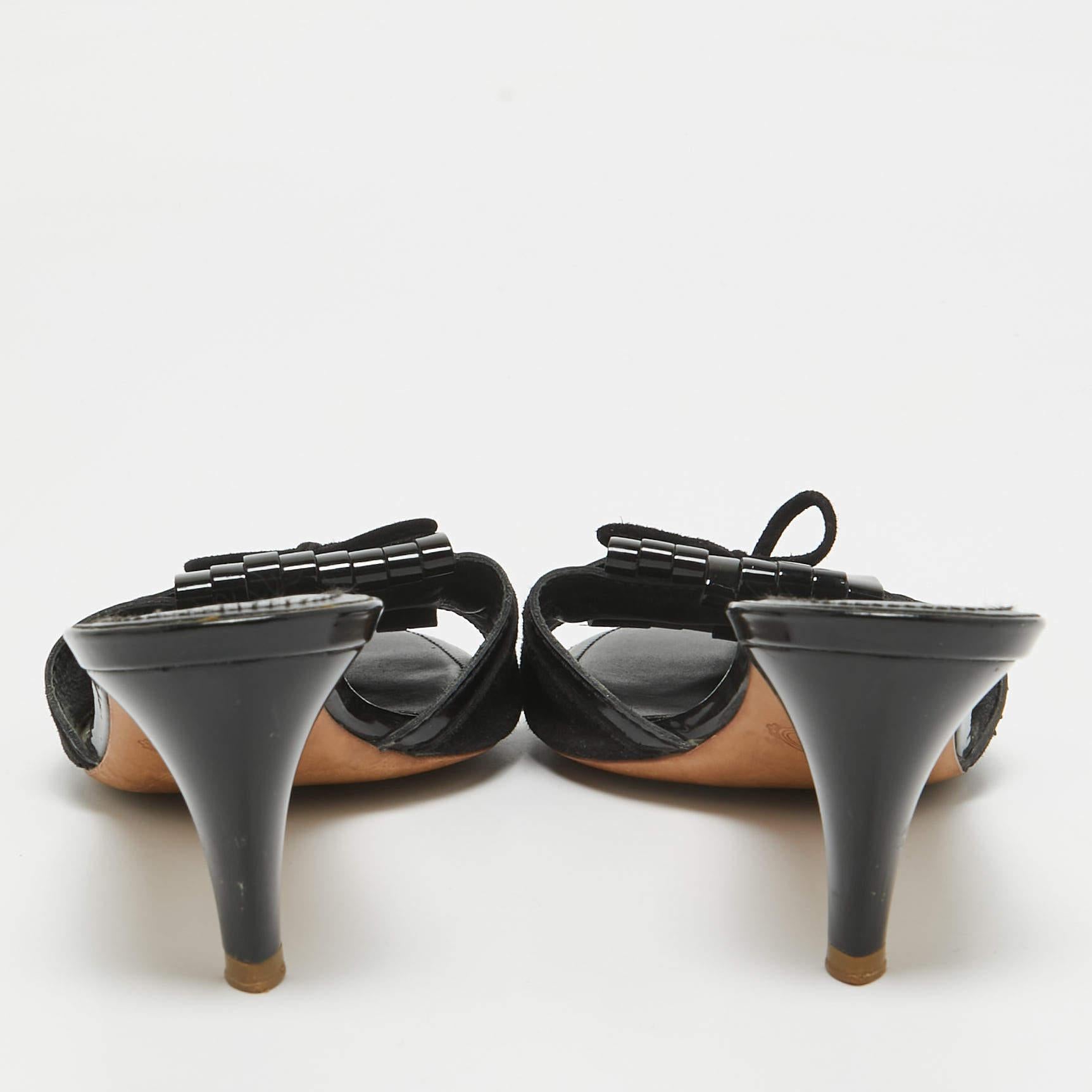 De las mujeres Tod's Sandalias negras de charol y ante con flecos talla 38.5
