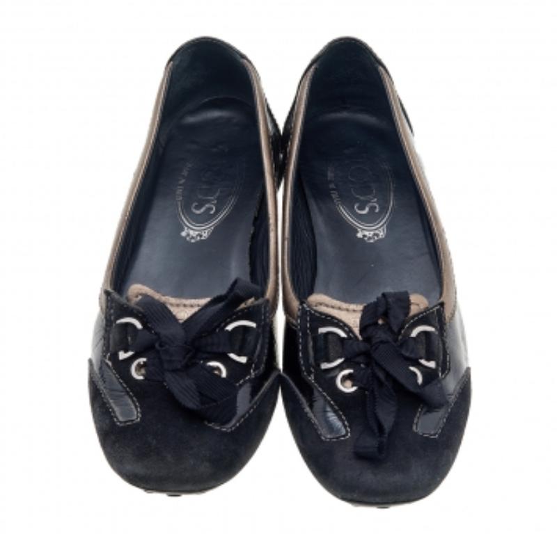 Tod's Mocassins à lacets en cuir verni et daim noir Taille 36 Bon état - En vente à Dubai, Al Qouz 2