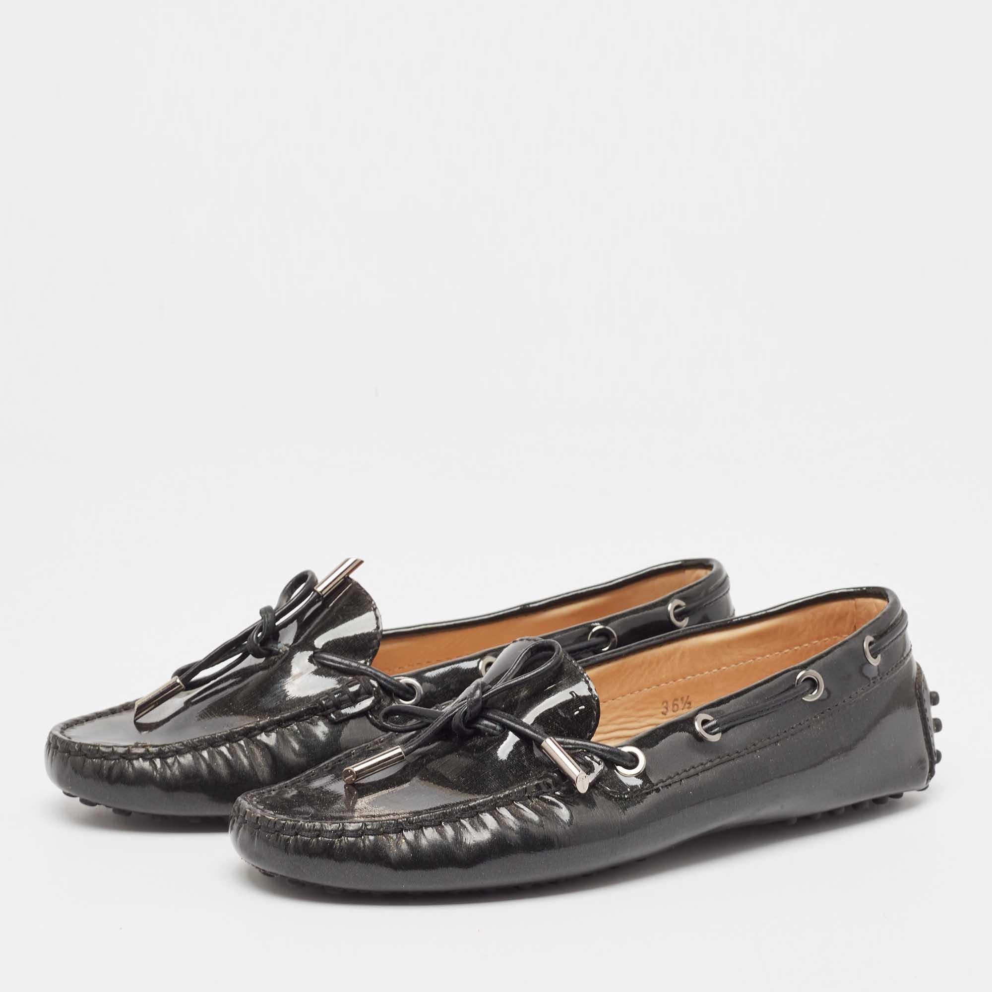 Practical fashionable and durable—these Tods loafers are carefully built to be fine companions to your everyday style. They come made using the best materials to be a prized buy.