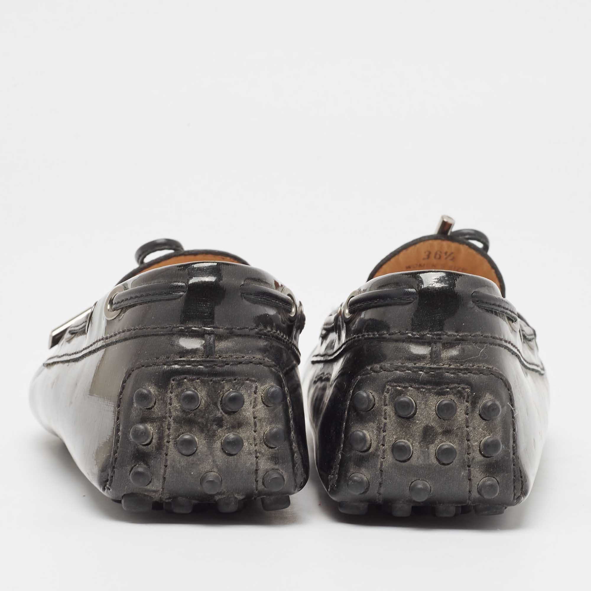 Tod's Black Patent Leather Bow Loafers Size 36.5 For Sale 1