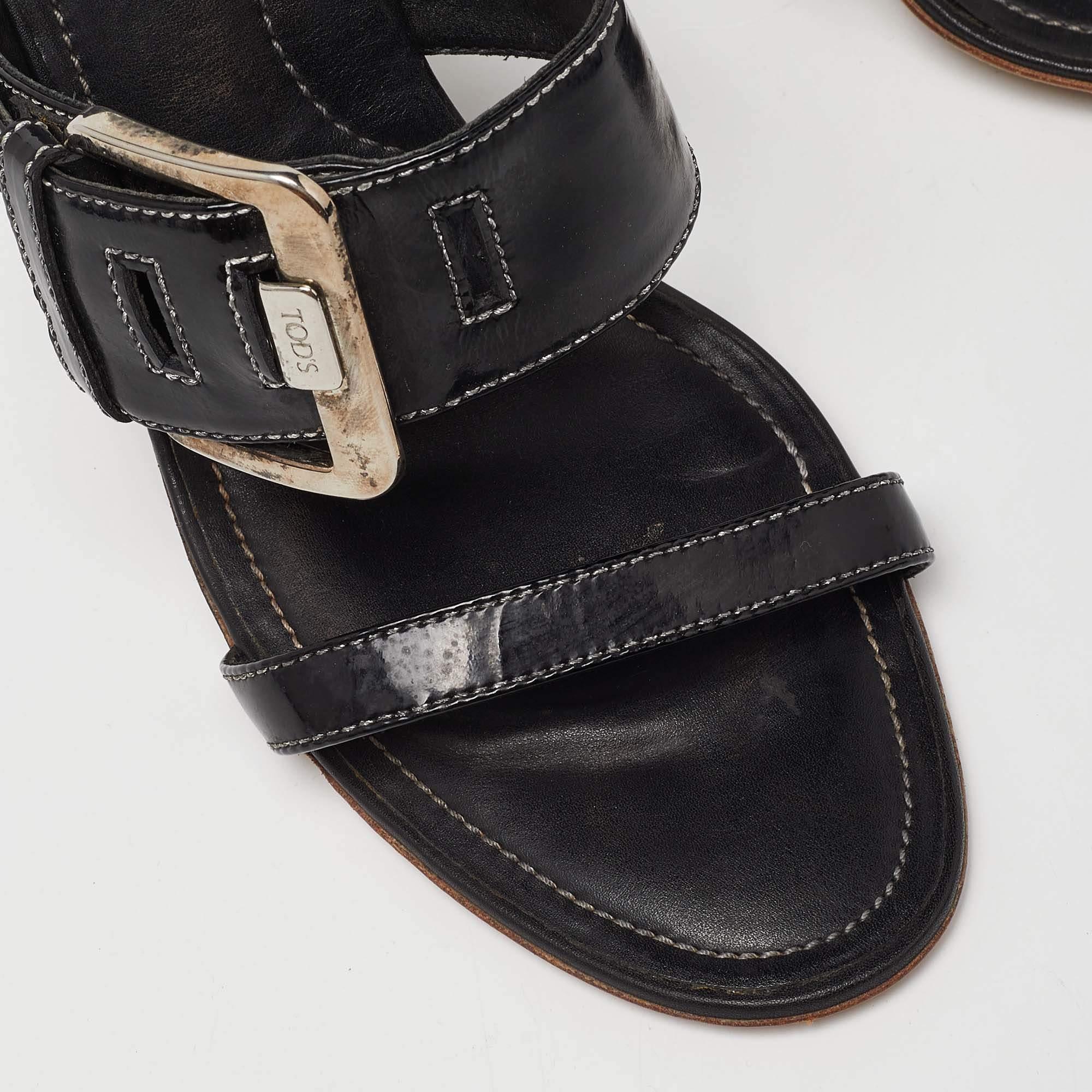 Tod's Black Patent Leather Buckle Detail Open Toe Sandals Size 40 For Sale 3