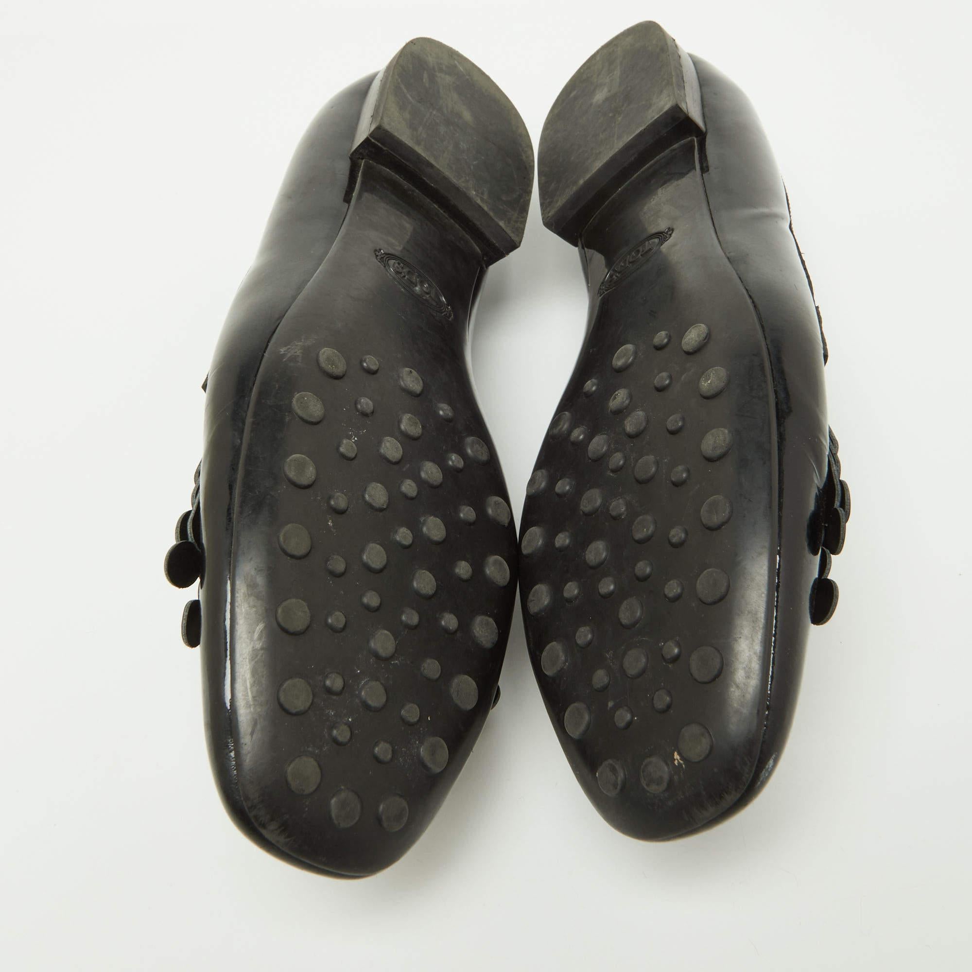 Tod's Schwarze Lackleder Laser Cut Fransen Loafers Größe 38,5 im Angebot 2