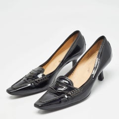 Tod's Loafer Pumps aus schwarzem Lackleder Größe 39