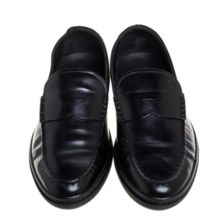 Men's Tod's Black Patent Leather Penny Loafers Size 39.5 For Sale