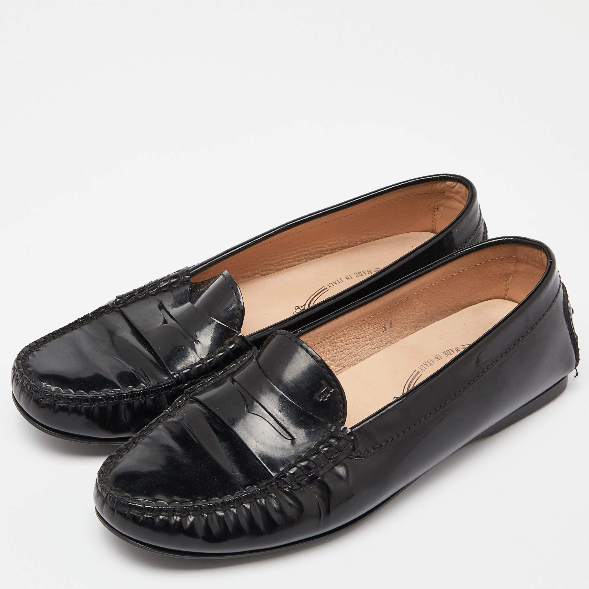 Practical fashionable and durable these Tods loafers are carefully built to be fine companions to your everyday style. They come made using the best materials to be a prized buy.