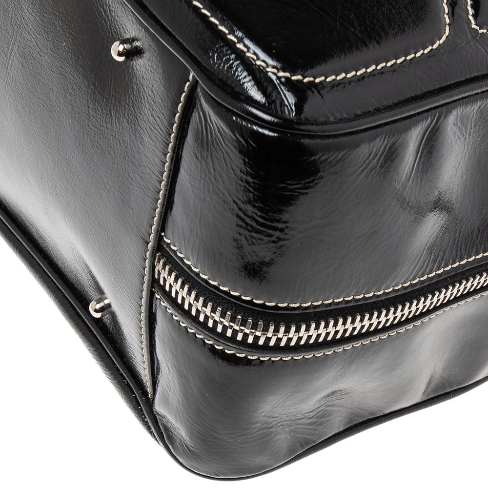 Tod's Black Patent Leather Side Pocket Hobo In Good Condition In Dubai, Al Qouz 2