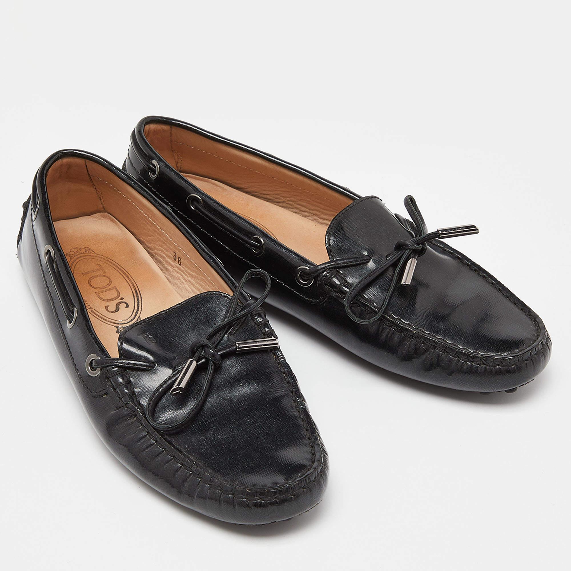 Women's Tod's Black Patent Leather Slip On Loafers Size 36 For Sale