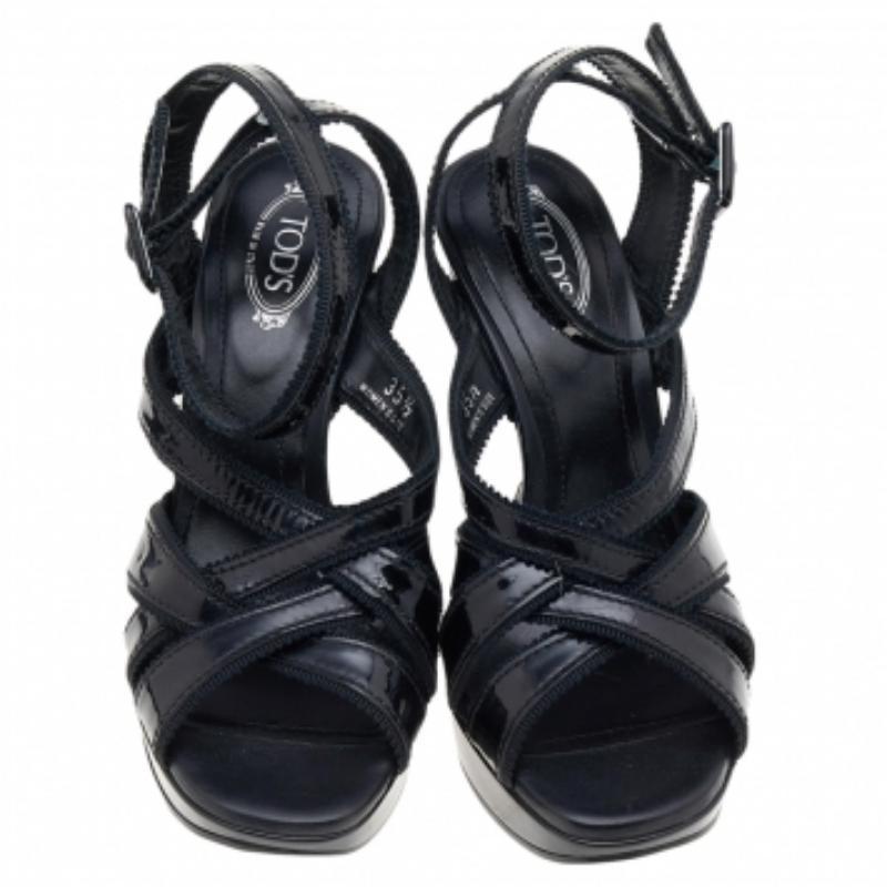 Women's Tod's Black Patent Leather Strappy Sandals Size 35.5 For Sale