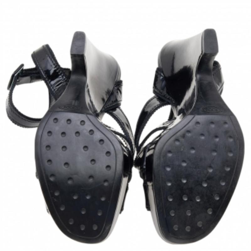 Tod's Black Patent Leather Strappy Sandals Size 35.5 For Sale 3