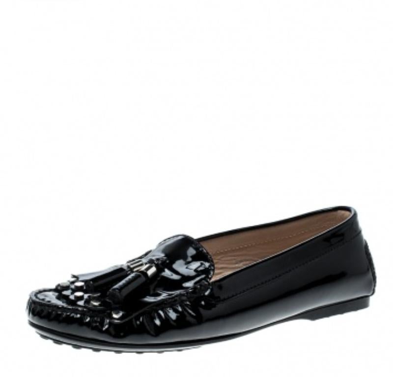 Tod's Loafers aus schwarzem Lackleder mit Quaste, Größe 36,5 Damen im Angebot