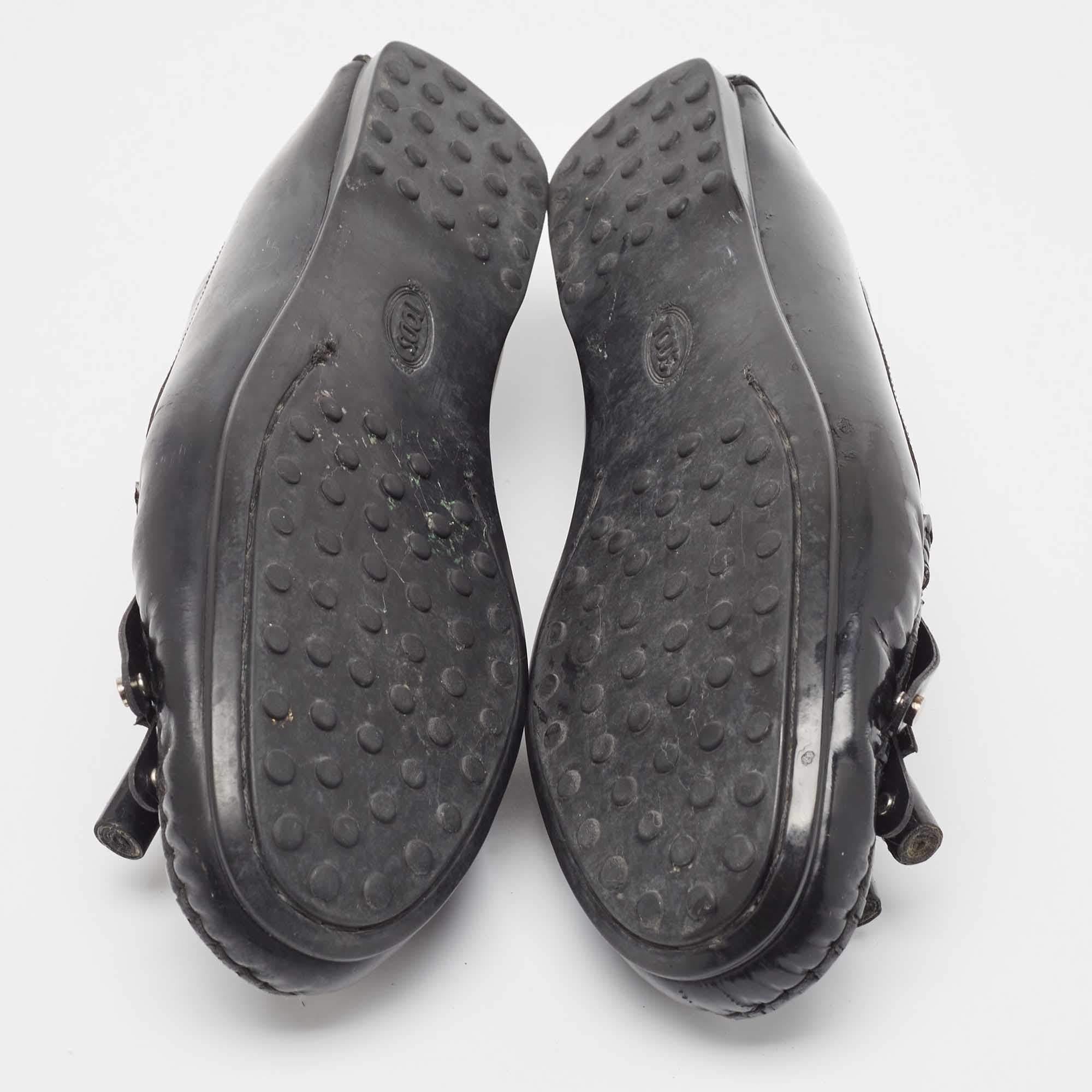 Tod's Schwarz Lackleder Tessal Fransen Detail Slip On Loafers Größe 38,5 im Angebot 2