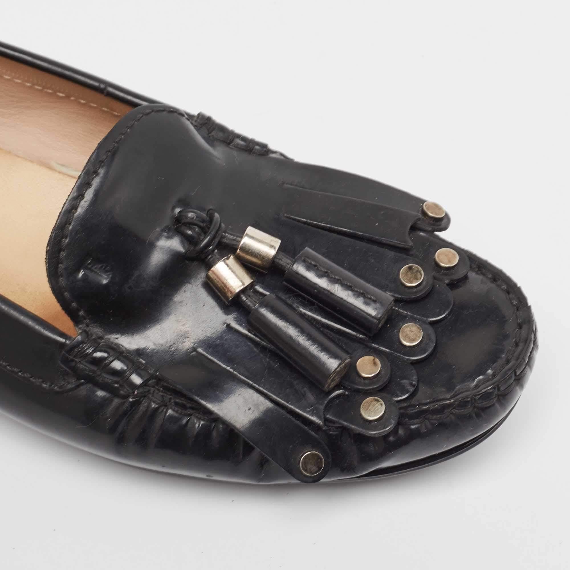 Tod's Schwarz Lackleder Tessal Fransen Detail Slip On Loafers Größe 38,5 im Angebot 3