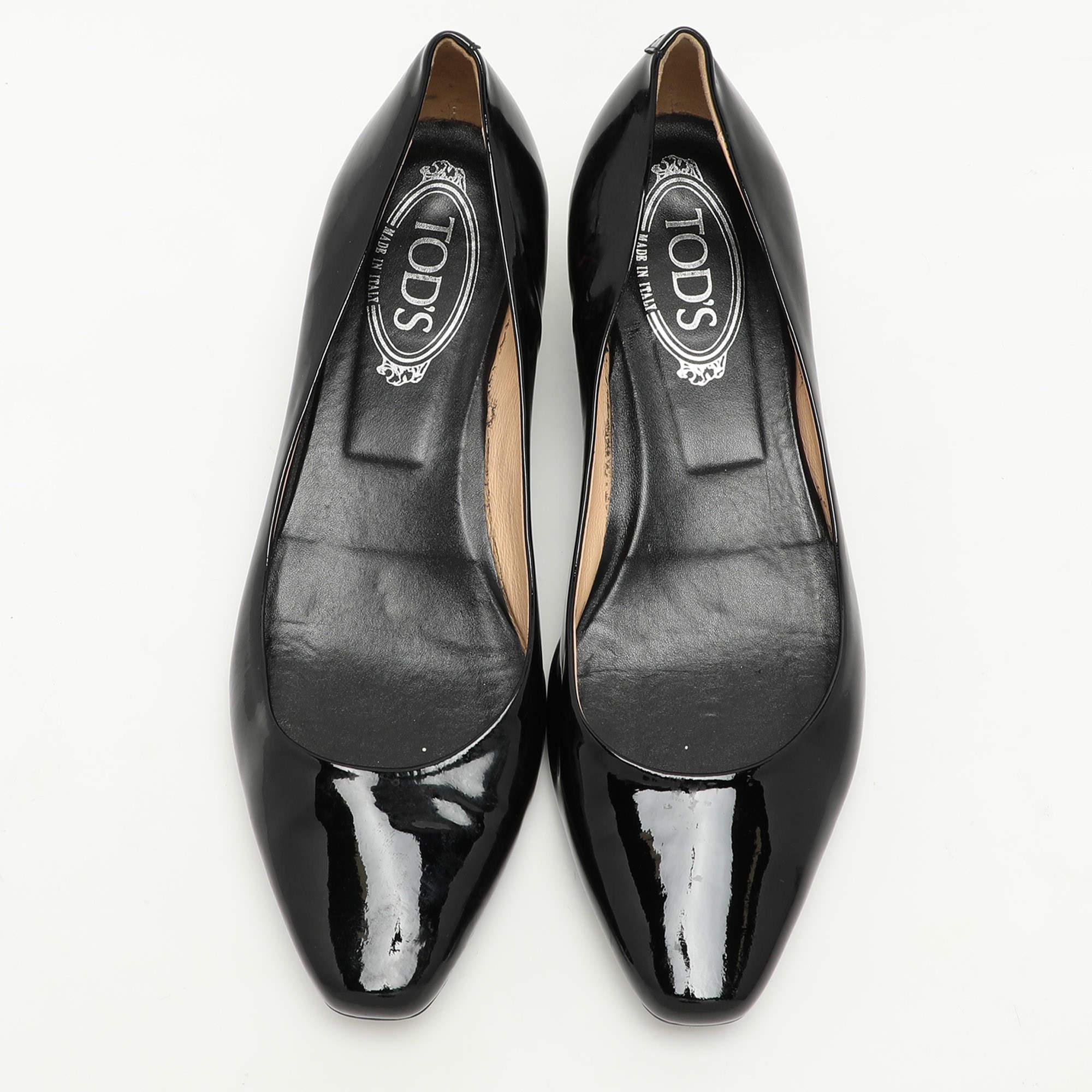 Tod's Black Patent Leather Wedge Pumps Size 39 In Good Condition For Sale In Dubai, Al Qouz 2