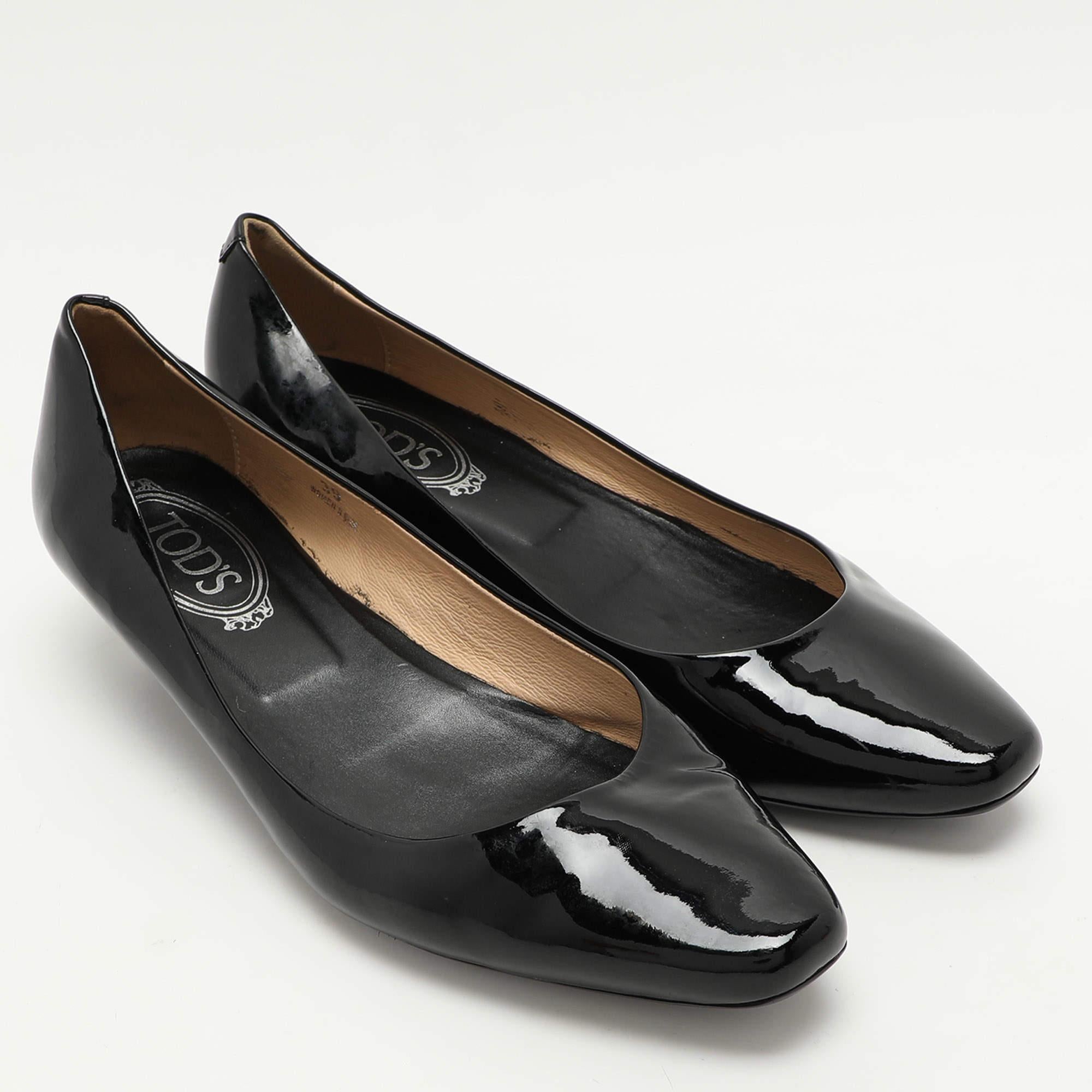 Women's Tod's Black Patent Leather Wedge Pumps Size 39 For Sale