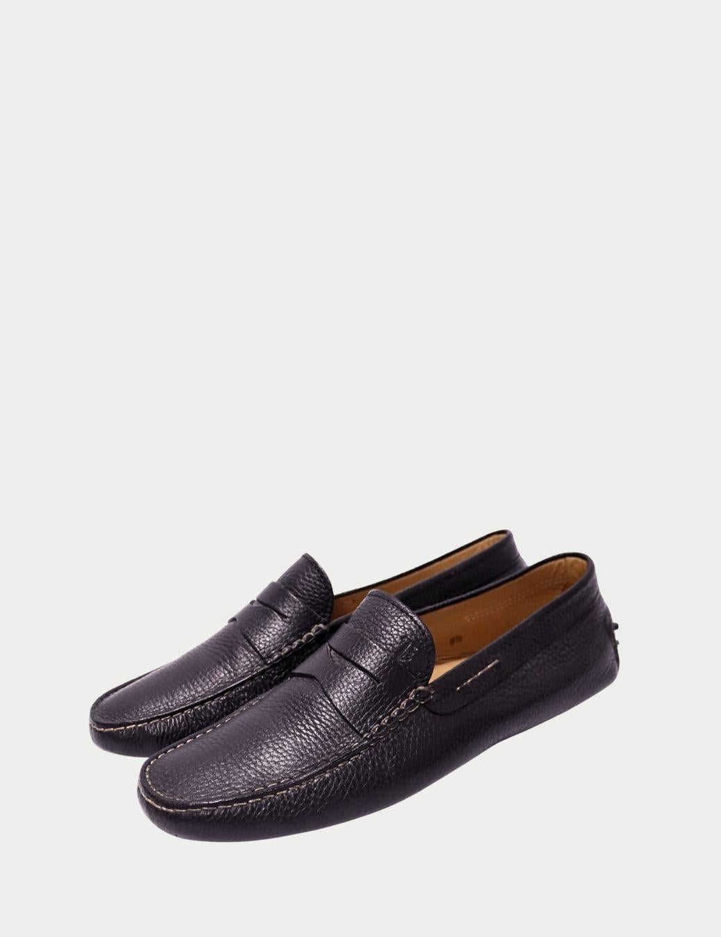 Tod’s Black Pebbled Leather Driving Loafers - EU 41.5 Pour hommes en vente