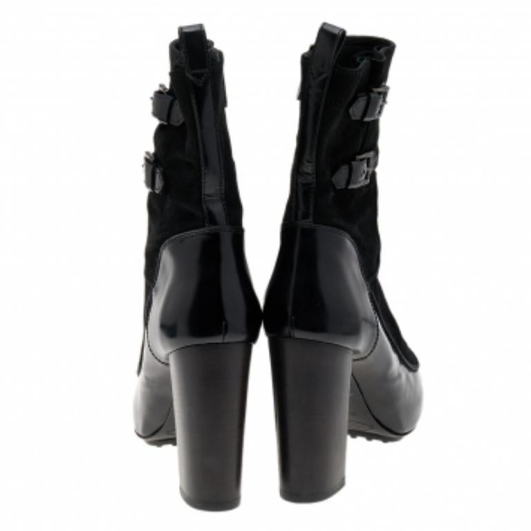 Noir Tod's Bottines noires en daim et cuir Taille 39,5 en vente