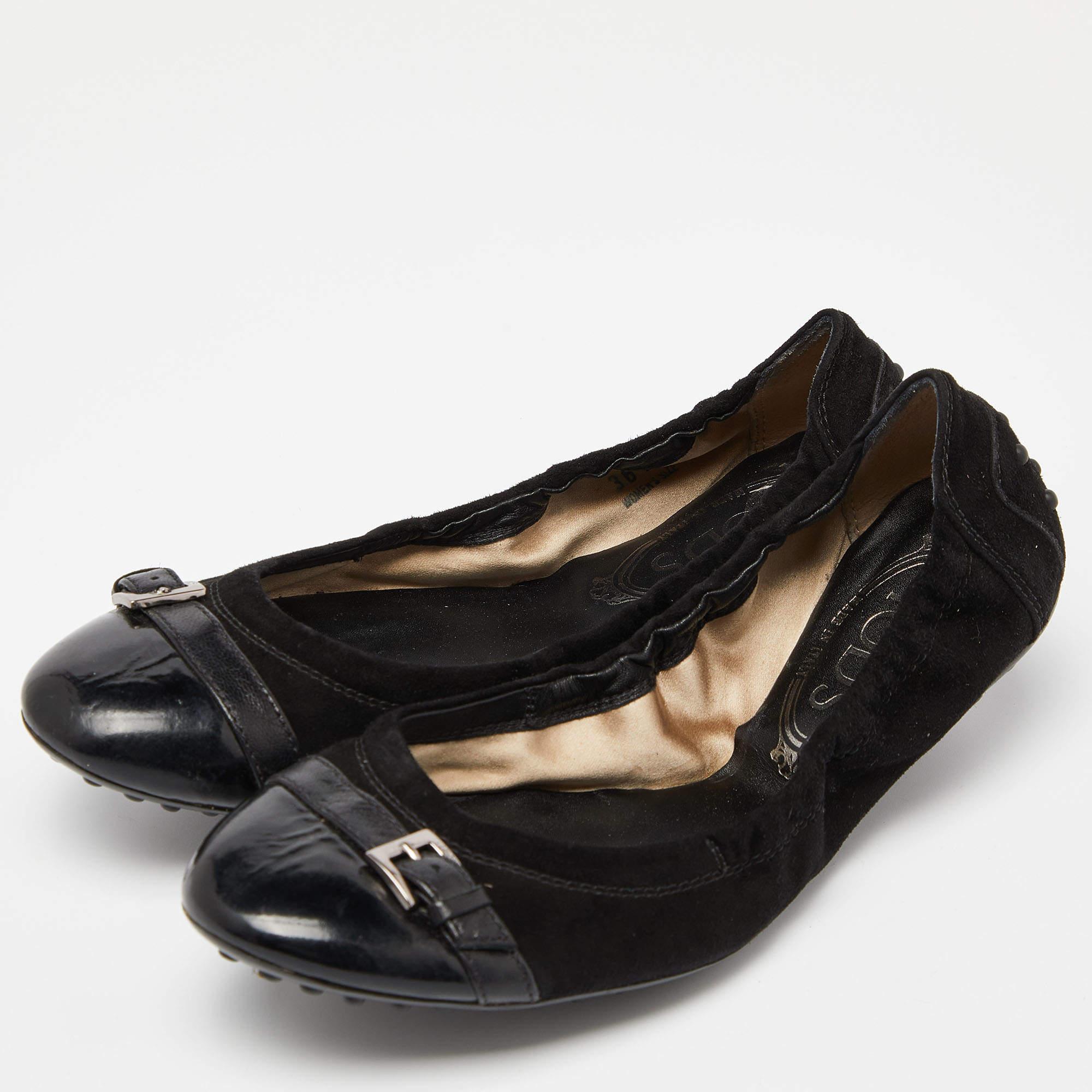 Defined by comfort and effortless style no wardrobe is ever complete without a pair of chic ballet flats. This pair is lovely to look at and is equipped with elements like a comfortable insole and a durable sole.
