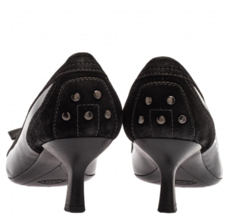 Women's Tod's Black Suede and Leather Lace Toe Pumps Size 40 For Sale