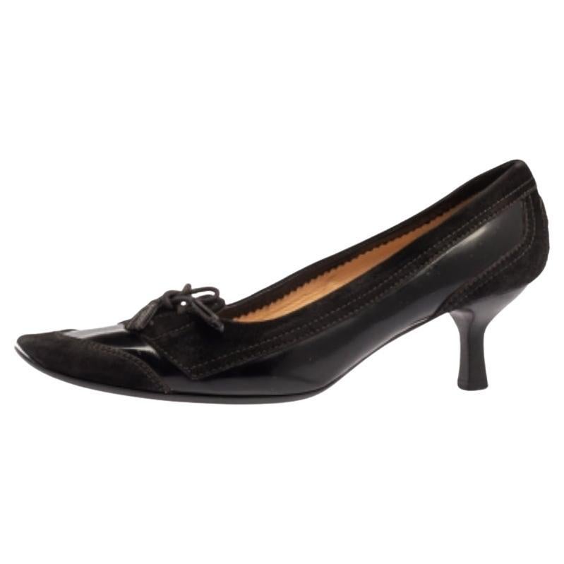 Tod's Black Suede and Leather Lace Toe Pumps Size 40 For Sale