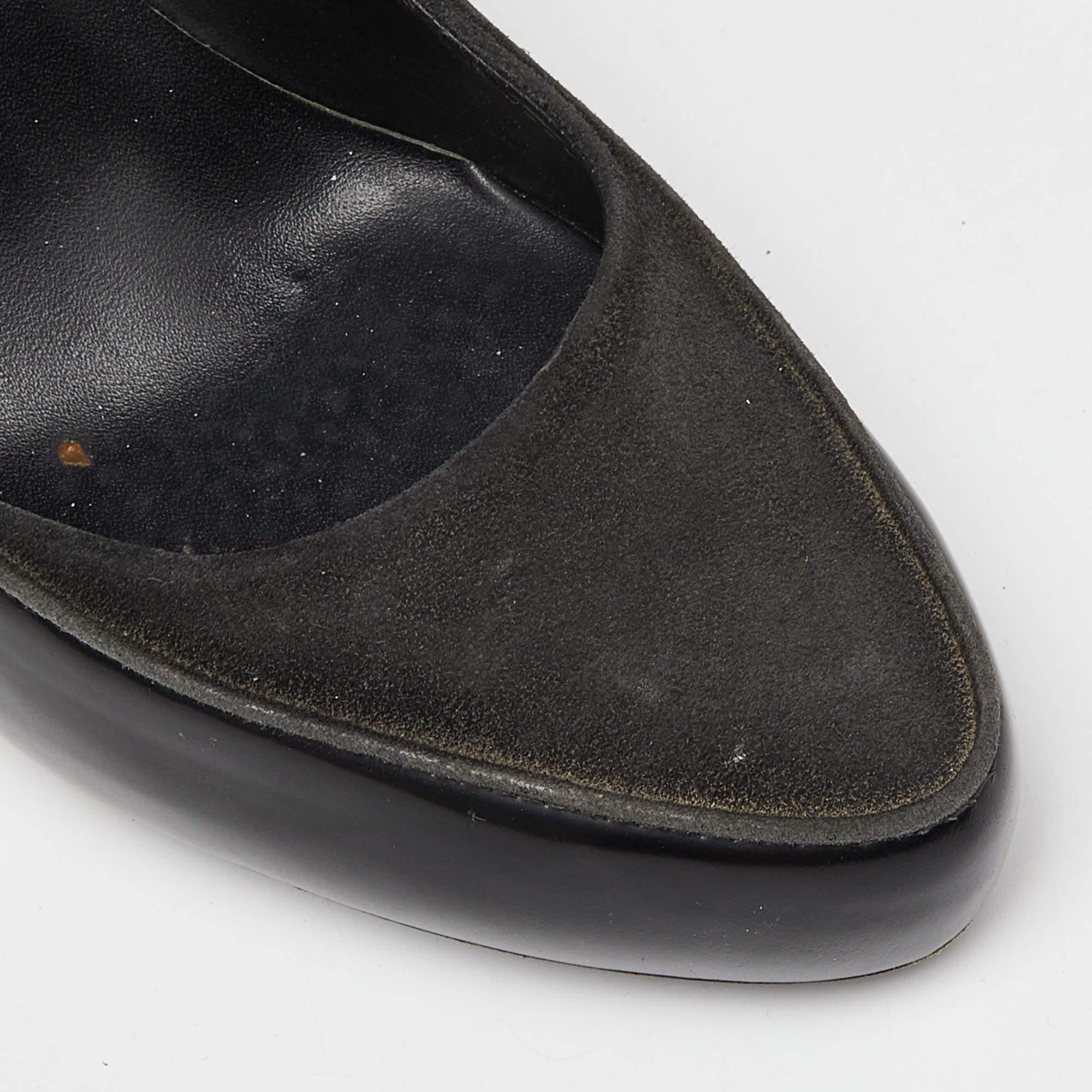 Tod's Schwarze Plateau-Pumps aus Wildleder und Leder Größe 39 im Angebot 3