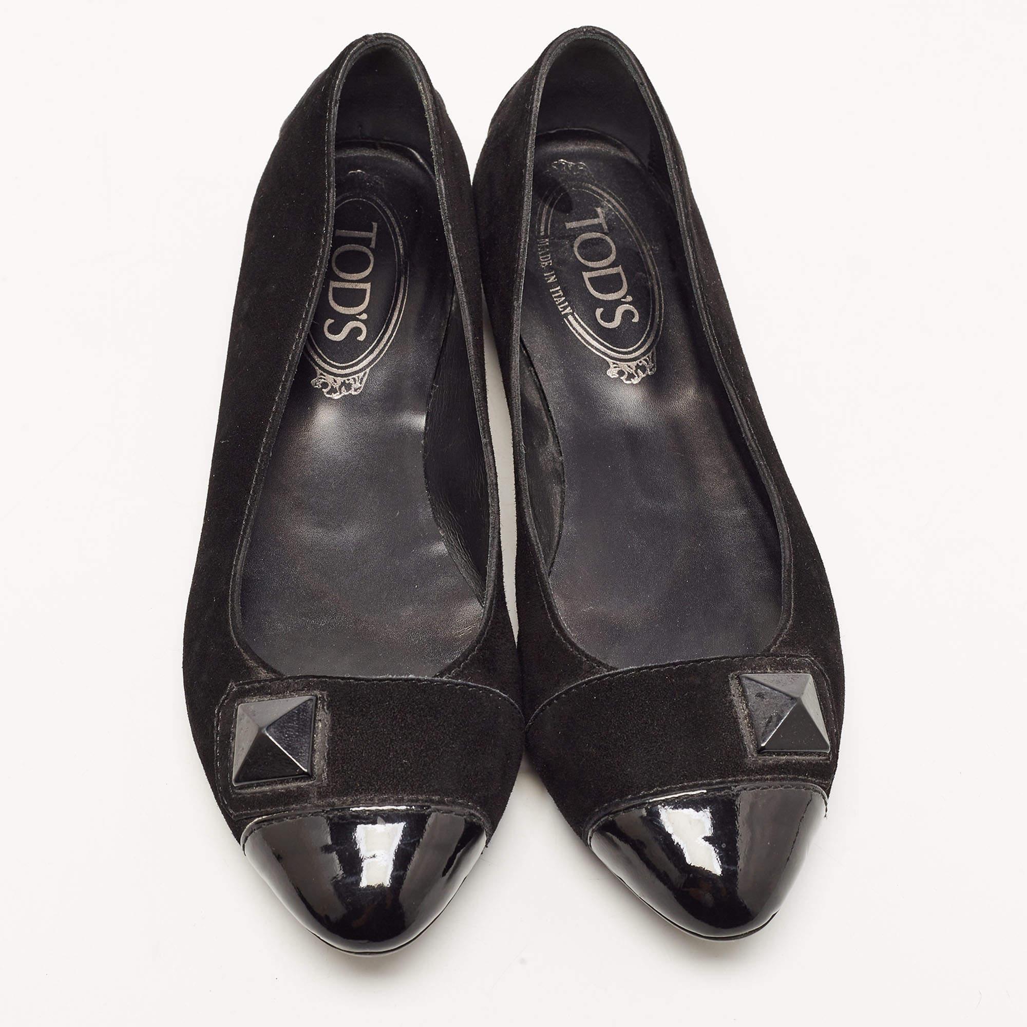 Tod's Black Suede and Patent Leather Ballet Flats Size 36 In Excellent Condition For Sale In Dubai, Al Qouz 2