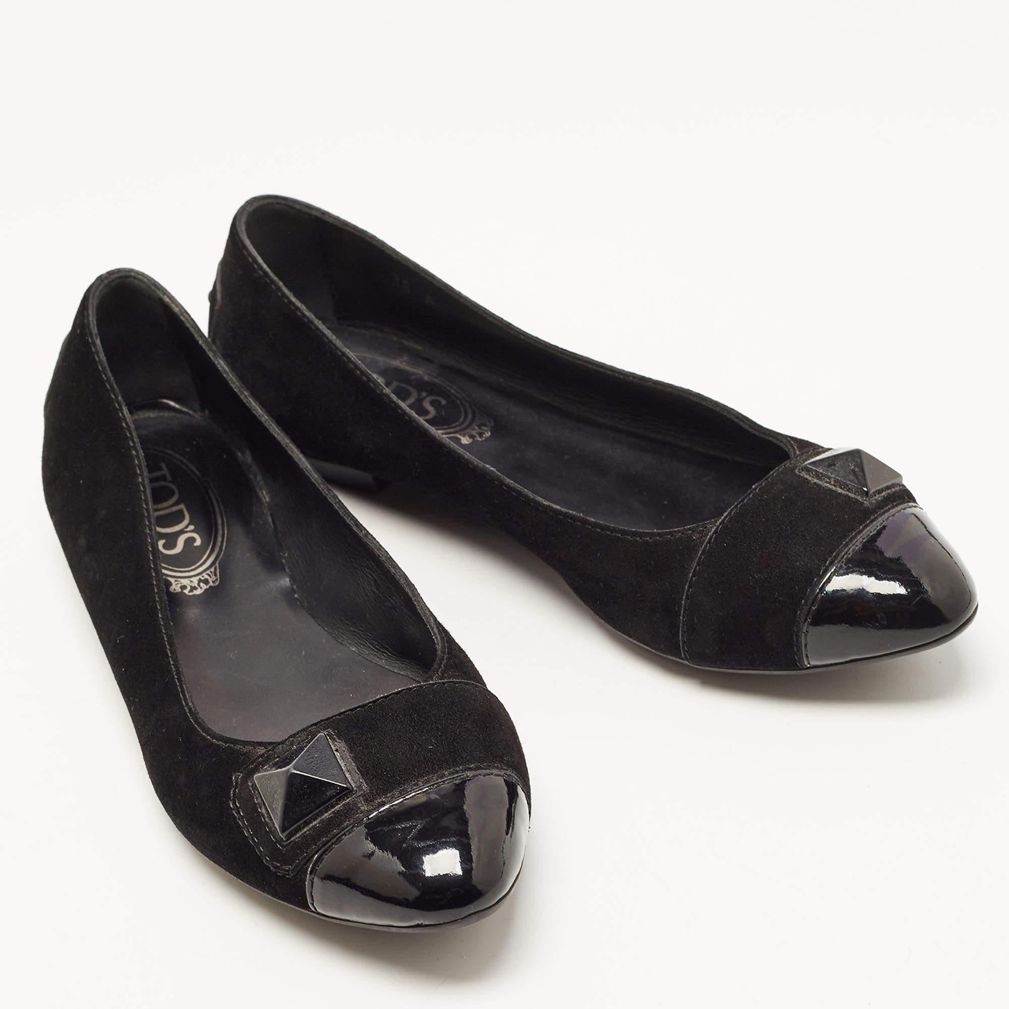 Women's Tod's Black Suede and Patent Leather Ballet Flats Size 36 For Sale