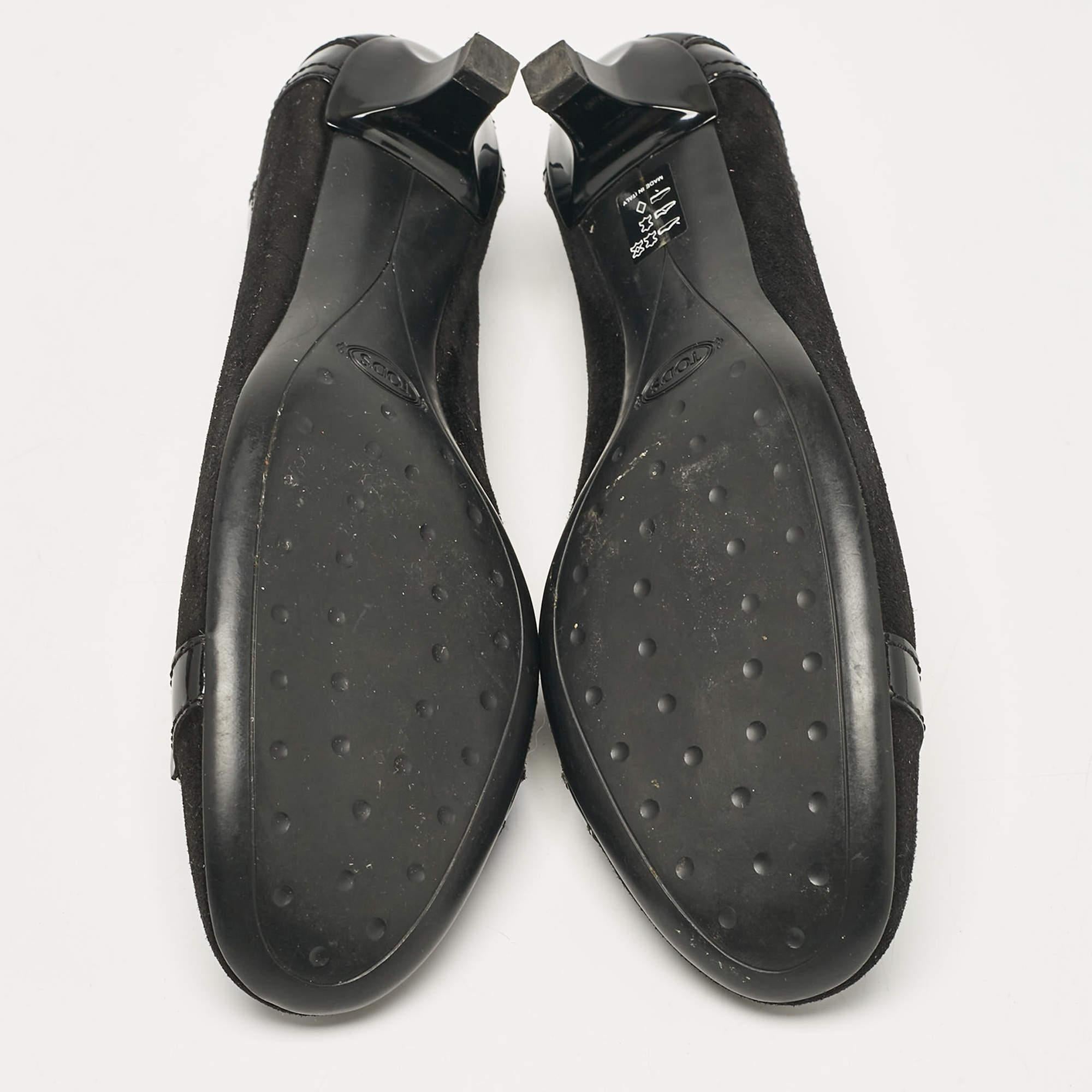 Tod's Black Suede and Patent Leather Pumps Size 39 For Sale 2