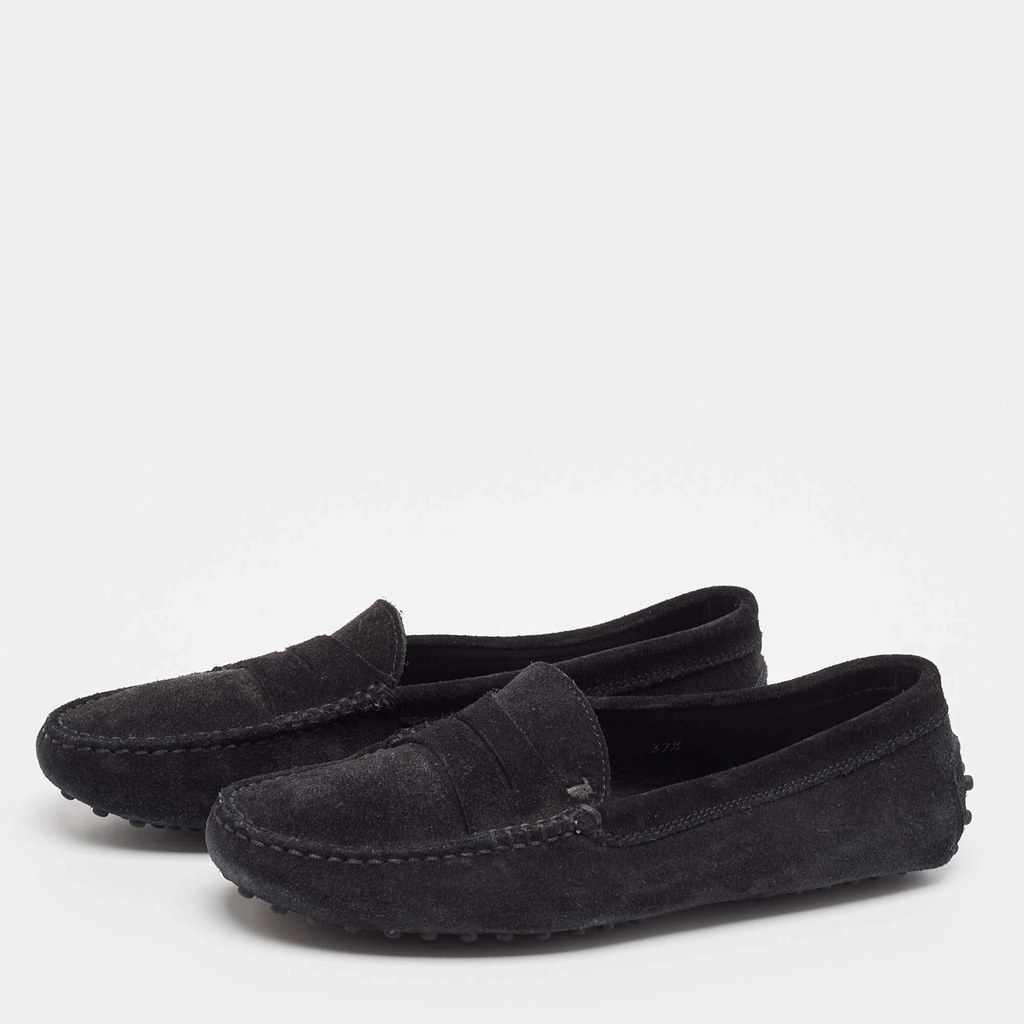 Per completare perfettamente il tuo abbigliamento  ti proponiamo questo paio di mocassini che non parlano d'altro che di stile. Le scarpe sono state realizzate con maestria e sono progettate per essere facili da indossare. Sono la scelta giusta per