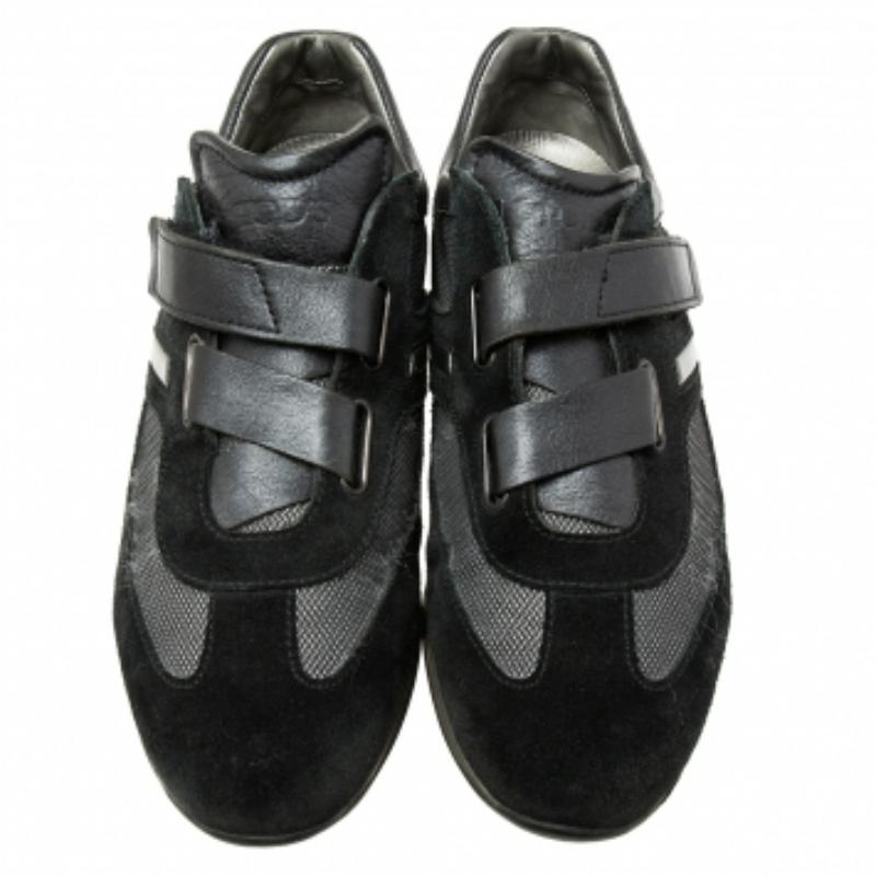 Tod's - Baskets basses en daim, cuir et nylon - Taille 42 Bon état - En vente à Dubai, Al Qouz 2