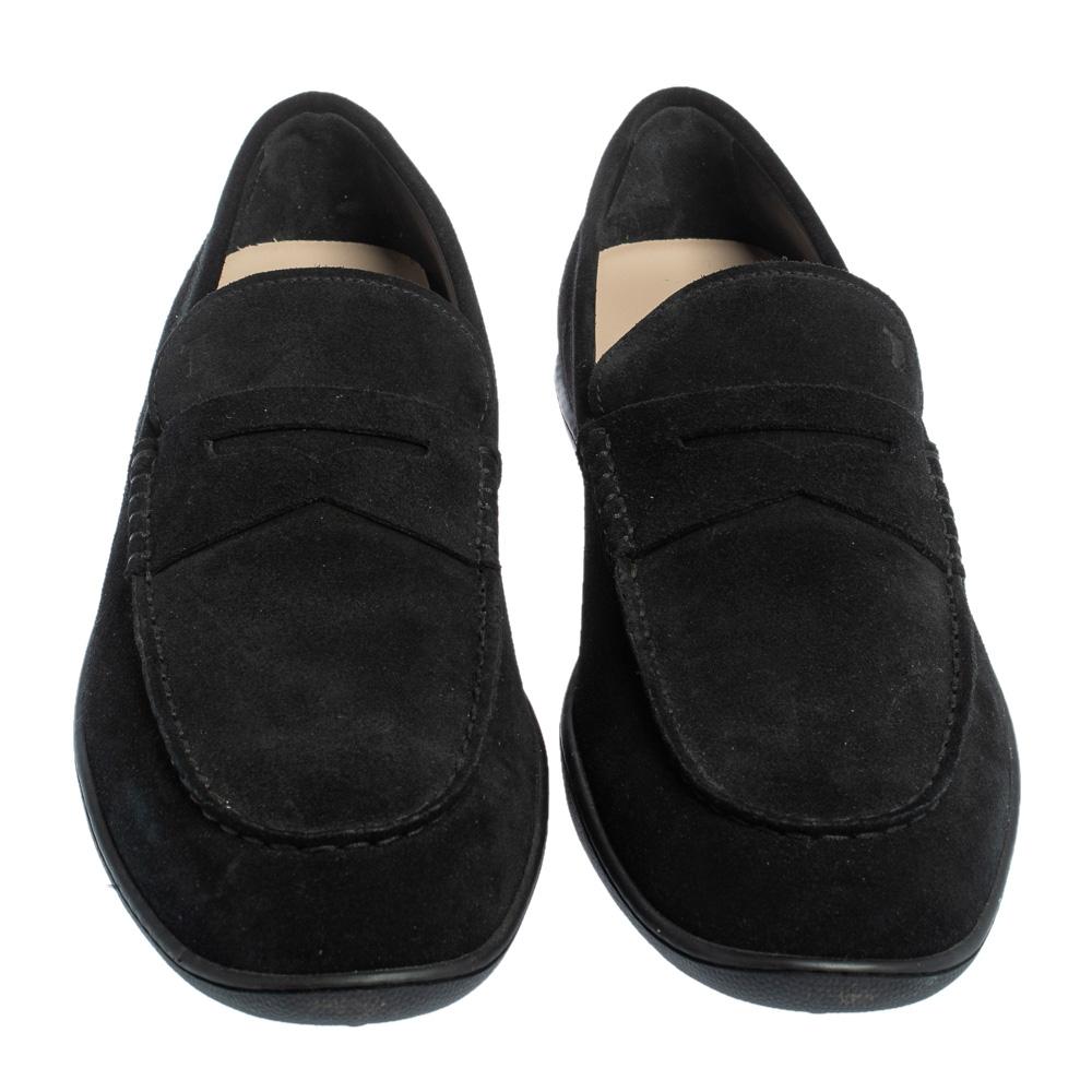 Tod's Mocassini Penny Slip On in pelle scamosciata nera taglia 44 In condizioni ottime a Dubai, Al Qouz 2