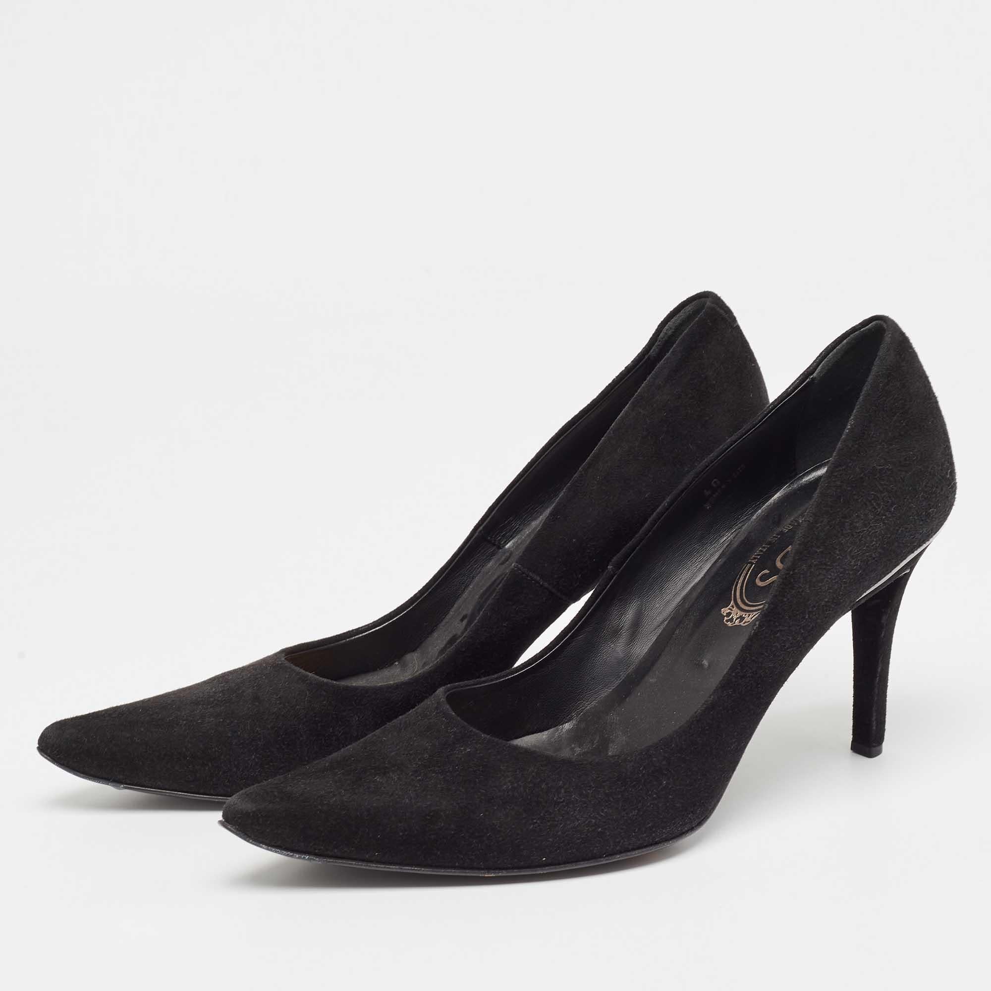 Make a chic style statement with these designer pumps. They showcase sturdy heels and durable soles perfect for your fashionable outings
